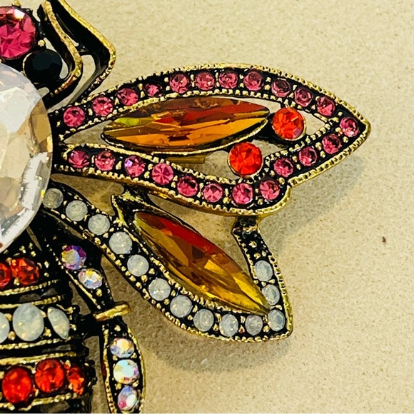 Vintage Gold Tone Orange and Pink Crystal Bee Brooch - Picture 4 of 8